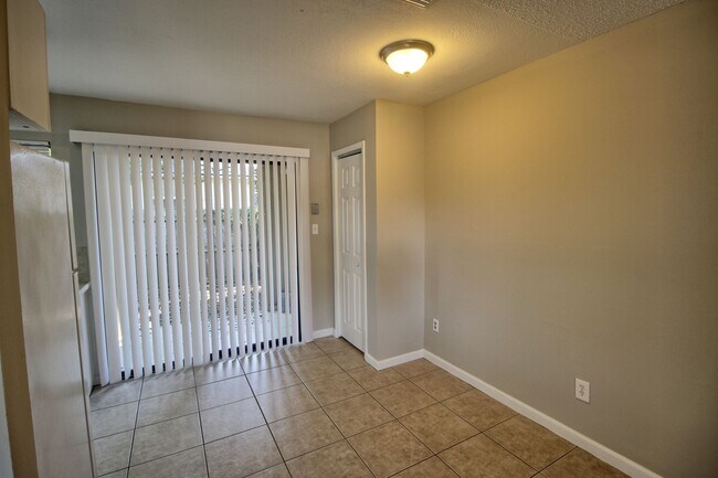 Foto del edificio - 2806 Wadsworth Ave