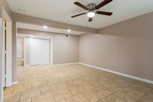 Foto del edificio - Spacious & Modernized Duplex Living in Southwest Fort Worth