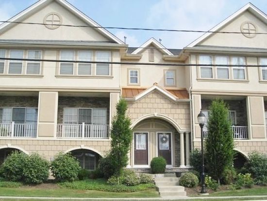 Foto del edificio - 730 Green Ln