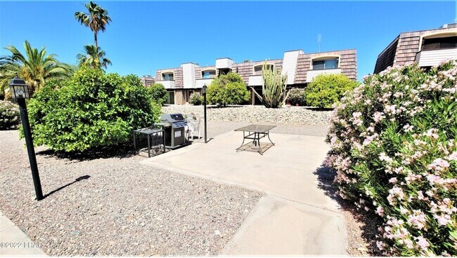 Foto del edificio - Furnished SUMMER RENTAL