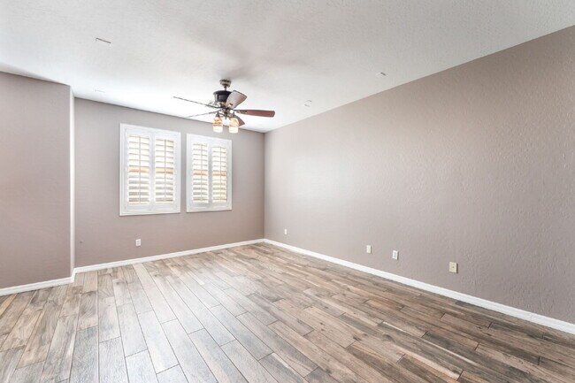 Foto del edificio - 3 bedroom, 2.5 bathroom Home with a 2 car garage  in  a Gated Community!