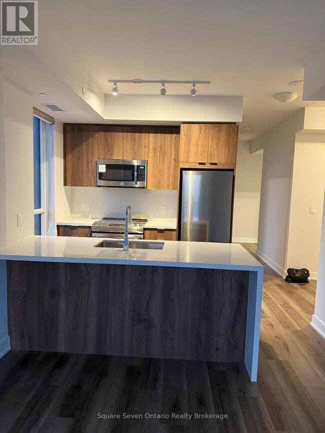 Building Photo - 430 Square One Dr