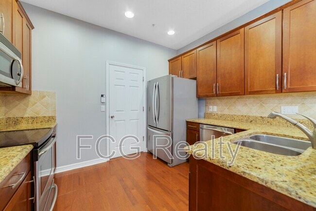 Foto del edificio - 8021 Enchantment Drive