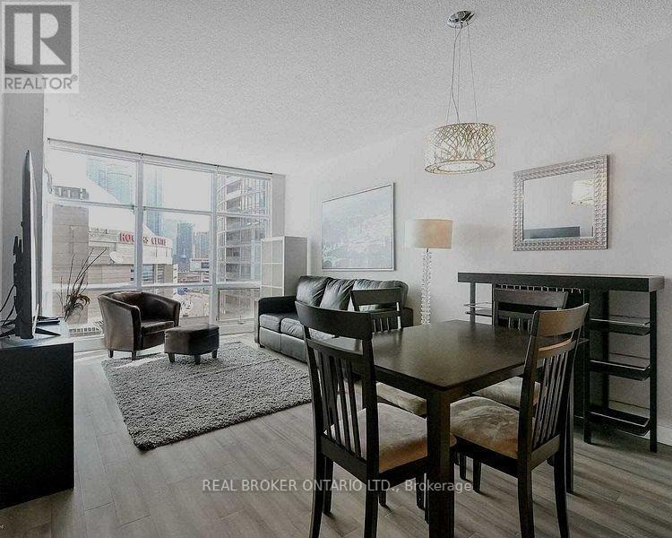 Photo principale - 1512-10-910 Navy Wharf Ct