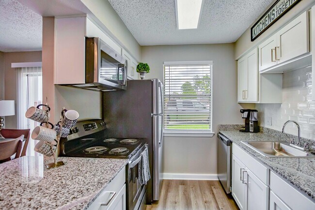 Photo - Cobblestone at Essen - NEW UPGRADES! Apartments