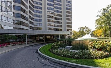 Building Photo - 1300-1300 Bloor St