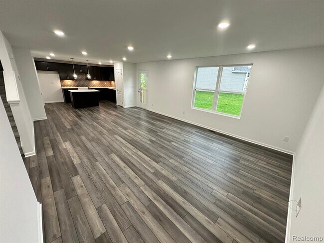 Foto del edificio - 9153 Dogwood Ln