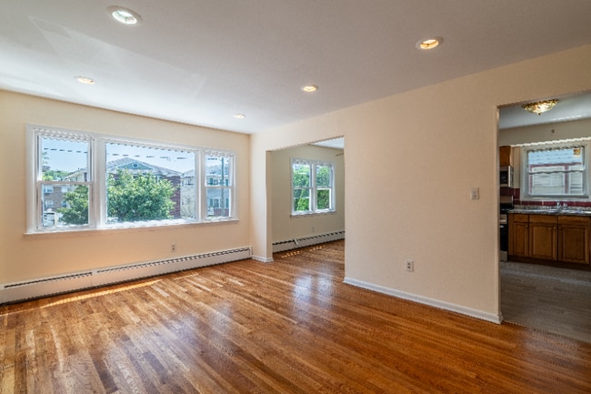 Building Photo - 15 Hausmann Ct