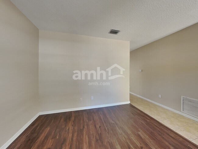 Foto del edificio - 7529 Dragon Fly Loop