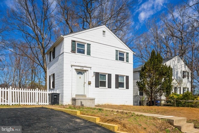 Building Photo - 1048 S Edison St