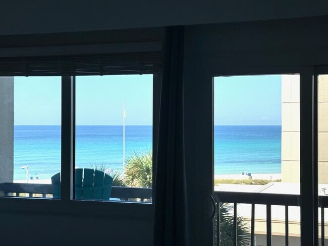 Foto del edificio - 23223 Front Beach Rd