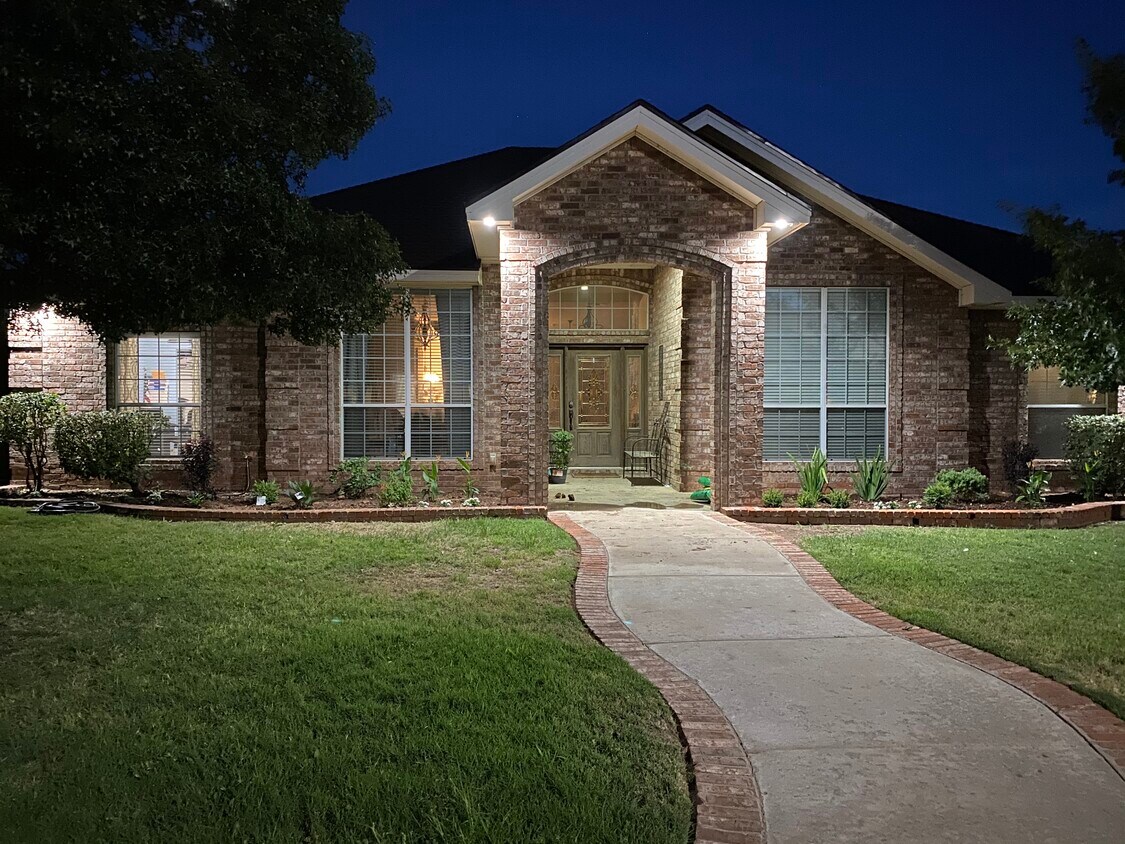 4903 Hilltop Dr, Midland, TX 79707 House for Rent in Midland, TX