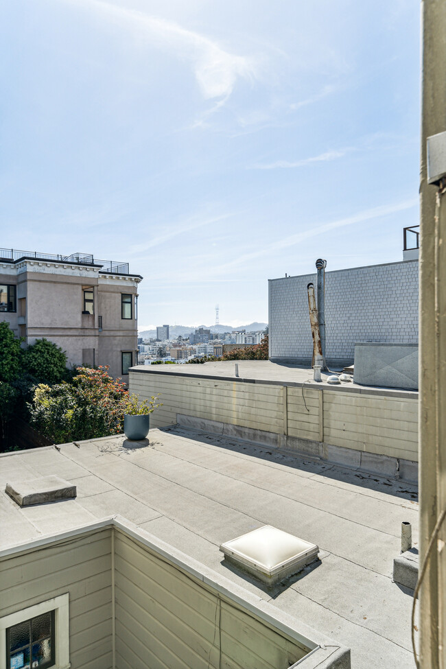 Views to the West. - 1155 Filbert St