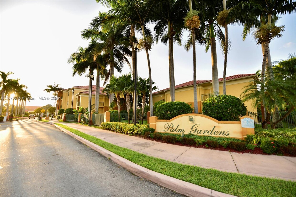 Primary Photo - 7300 NW 114th Ave