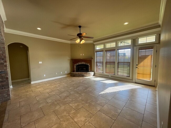 Building Photo - Lovely Home In Tiburon