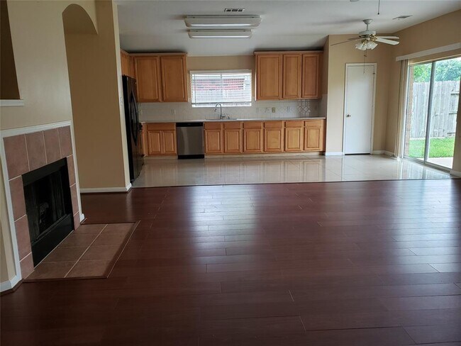 Building Photo - 2630 Riverhollow Ln