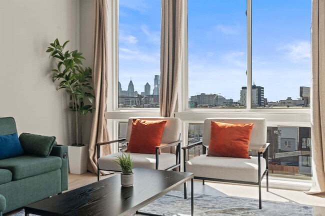 Building Photo - 901 Canal St