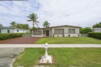 Building Photo - 3825 SW 33rd St