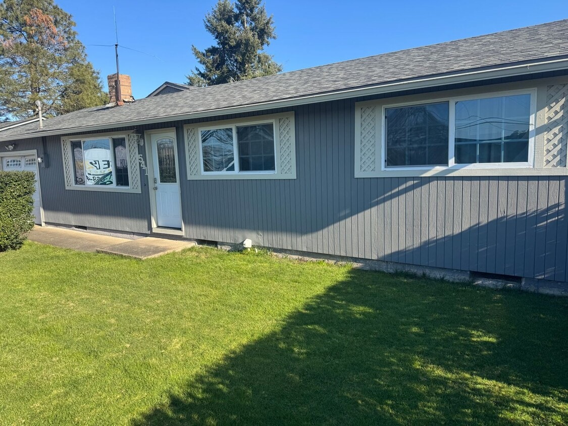 Check out this great 4 bedroom home! - Check out this great 4 bedroom home!