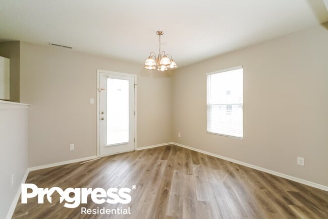 Building Photo - 1413 Broyles Dr