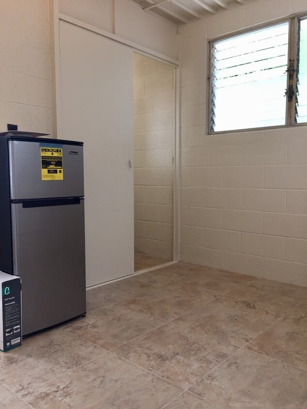 Primary Photo - Punchbowl: Renovated Small Studio with Was...