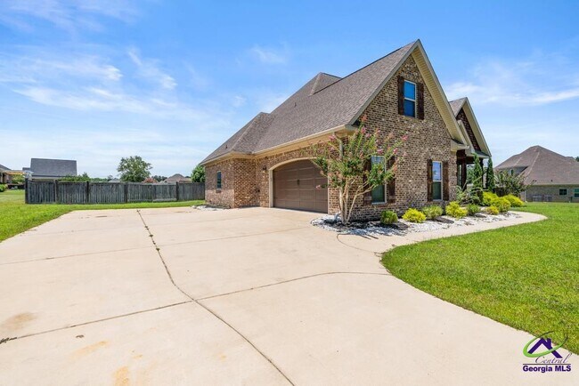 Building Photo - 1052 Chattahoochee Dr.