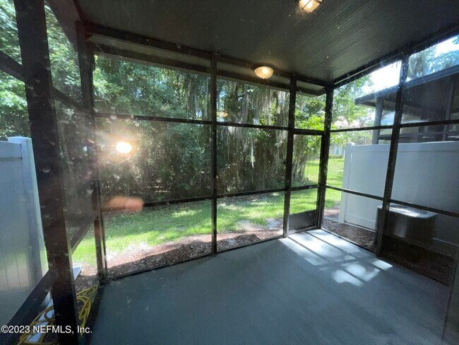 Foto del edificio - 8439 Twisted Vine Ct
