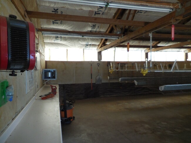 Building Photo - 16093 SW Roy Rogers Rd