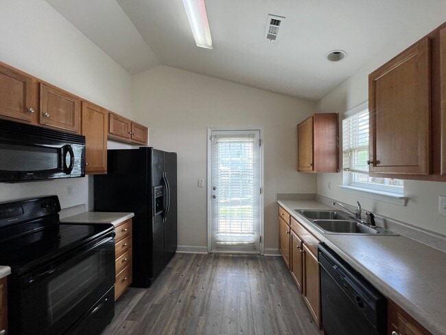 Building Photo - 3 Bd/2 Ba Home in Reid Meadows