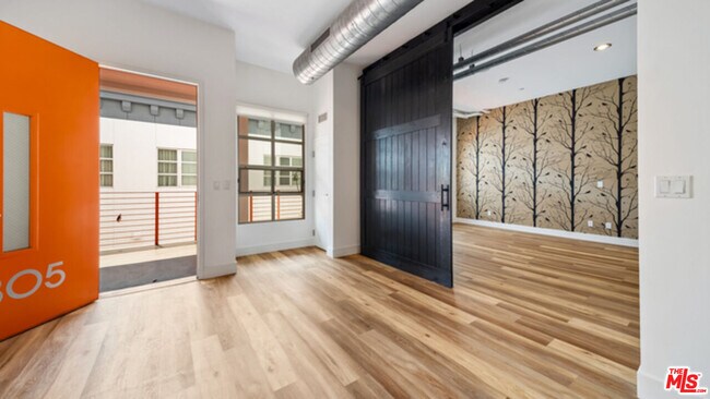 Foto del edificio - 212 Marine St