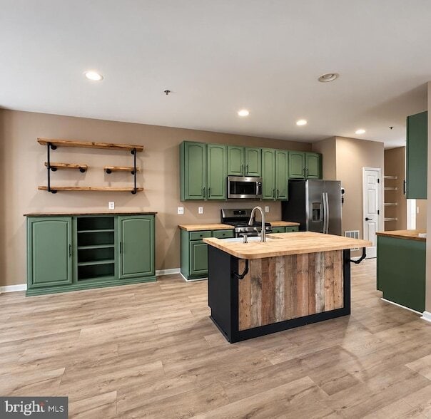 Building Photo - 2467 Cheyenne Dr
