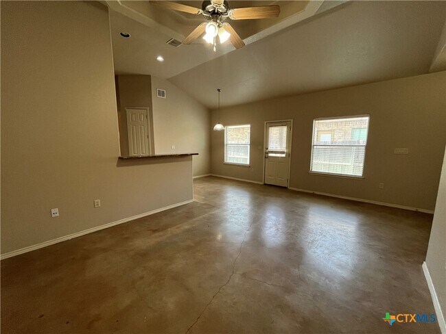 Foto del edificio - 268 Rosalie Dr