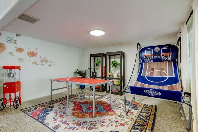 Building Photo - 311 16th Ave