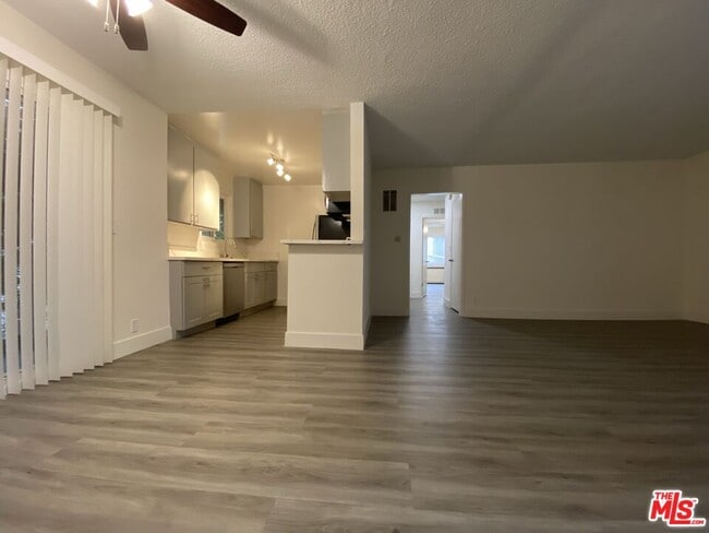 Foto del edificio - 1808 N Harvard Blvd