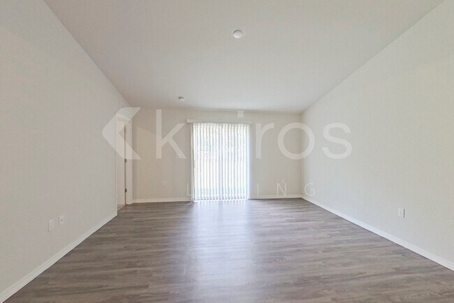 Foto del edificio - 9099 Aegean Cir