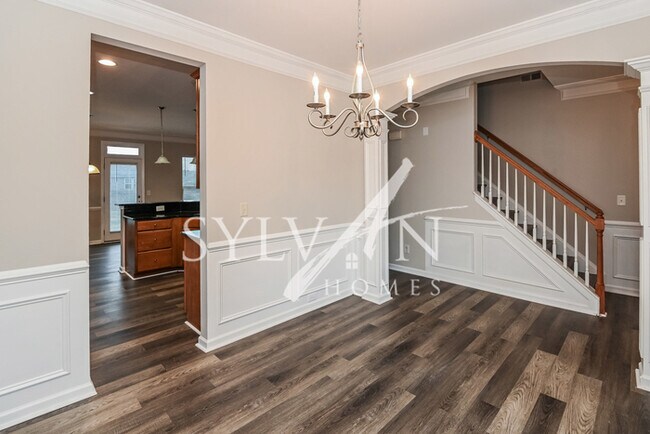 Foto del edificio - Lease today! No extra charge for contentme...