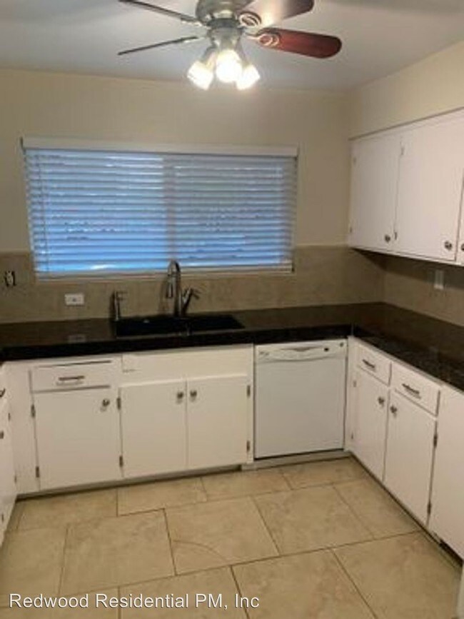 Building Photo - 4 br, 2 bath Apartment - 2143 Mission Blvd