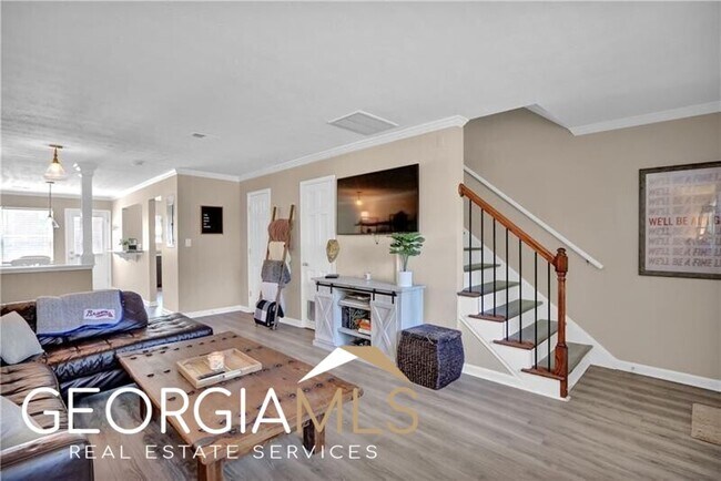 Building Photo - 205 Winding River Dr