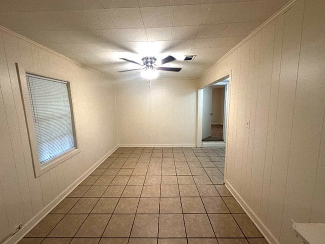 Building Photo - 3925 Camilla Dr