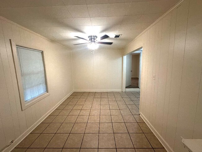 Foto del edificio - 3925 Camilla Dr