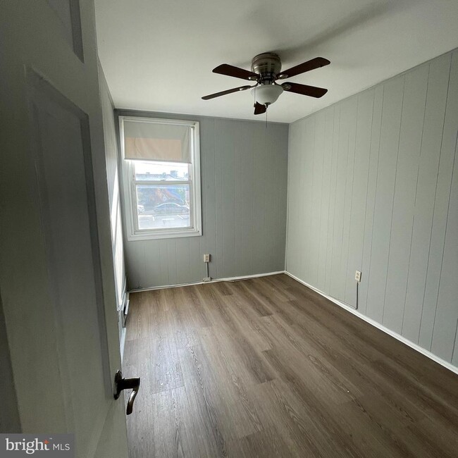 Building Photo - 1430 Greeby St