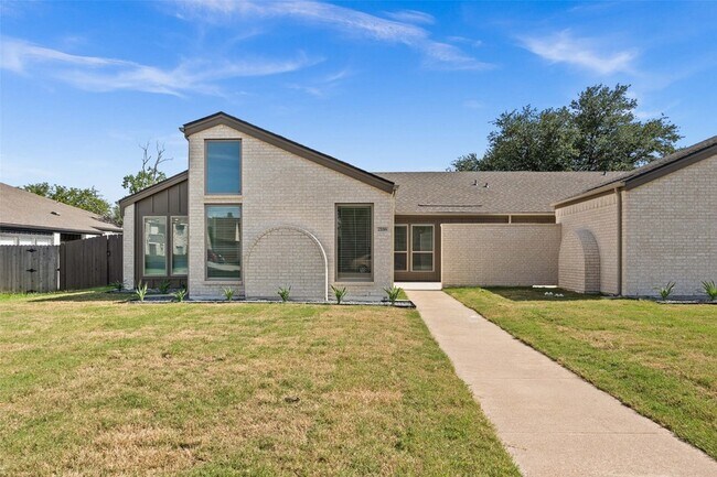 Foto del edificio - 2116 Trellis Pl