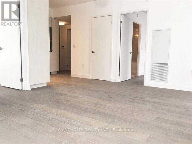 Photo du bâtiment - 11 Wellesley St W