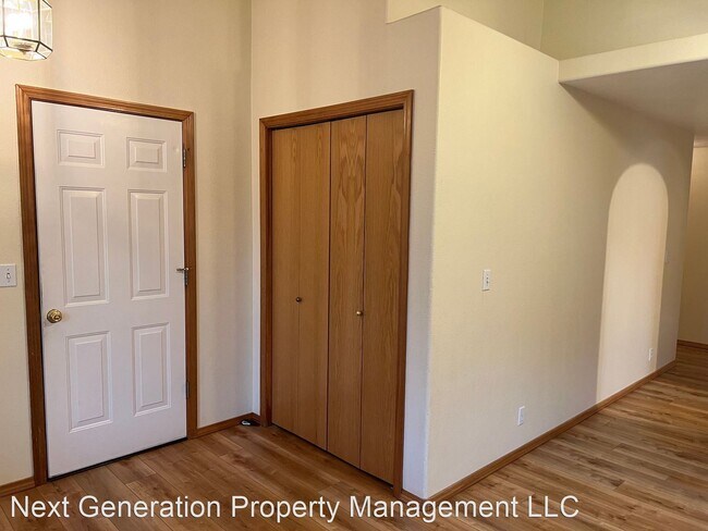 Building Photo - 3 br, 2 bath House - 4013 Forsythia St.