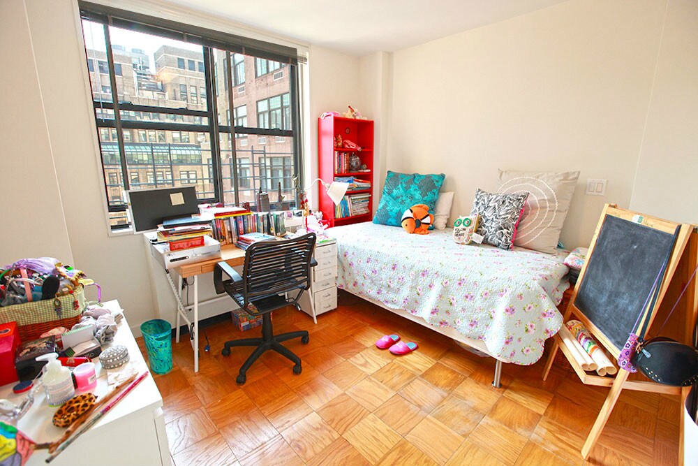 Foto principal - 320 E 46th St