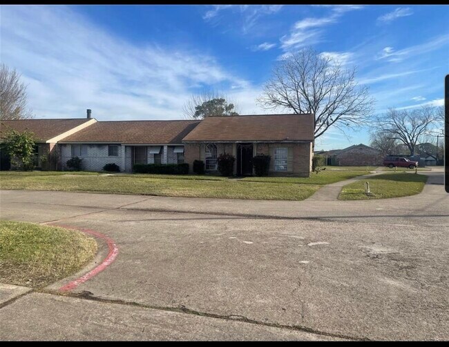 Foto del edificio - 15221 Buckle Ln