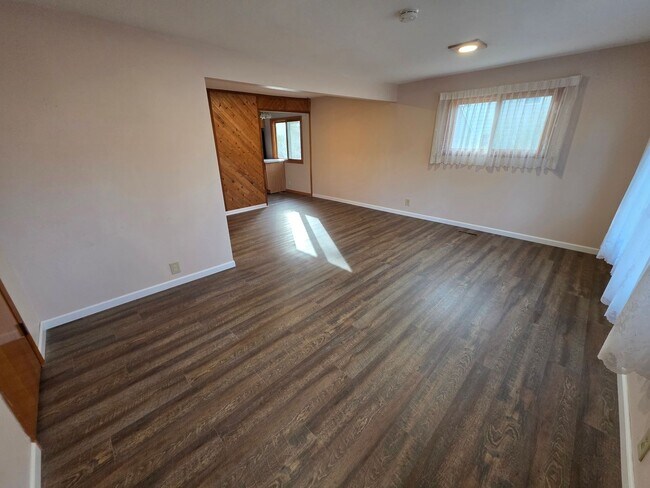 Foto del edificio - 2451 Harrison St