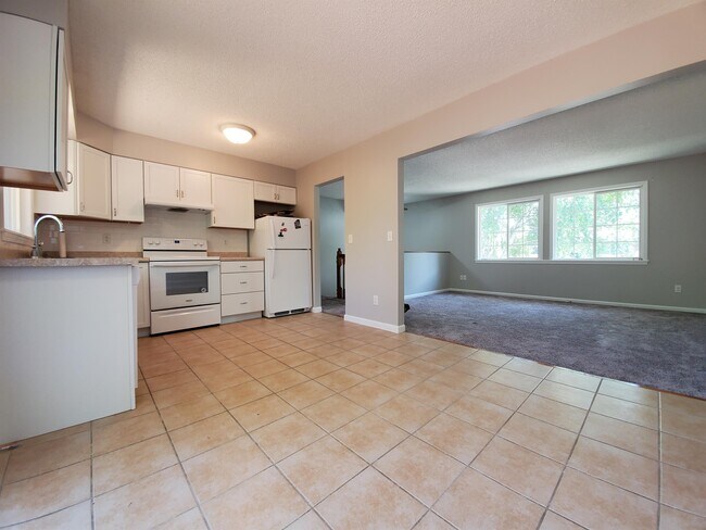 Foto del edificio - 627 36th St SW