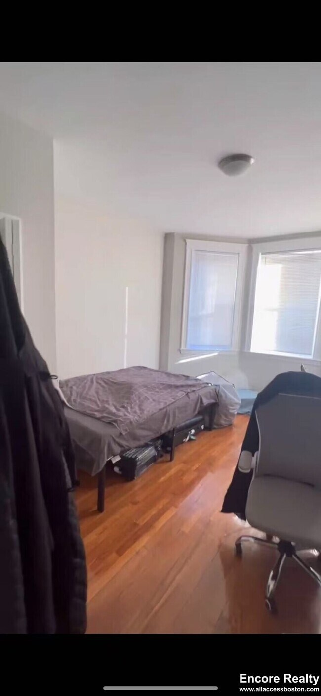 Foto del edificio - 1189 Commonwealth Ave