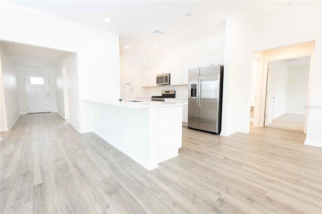 Building Photo - 2498 Alder Ave